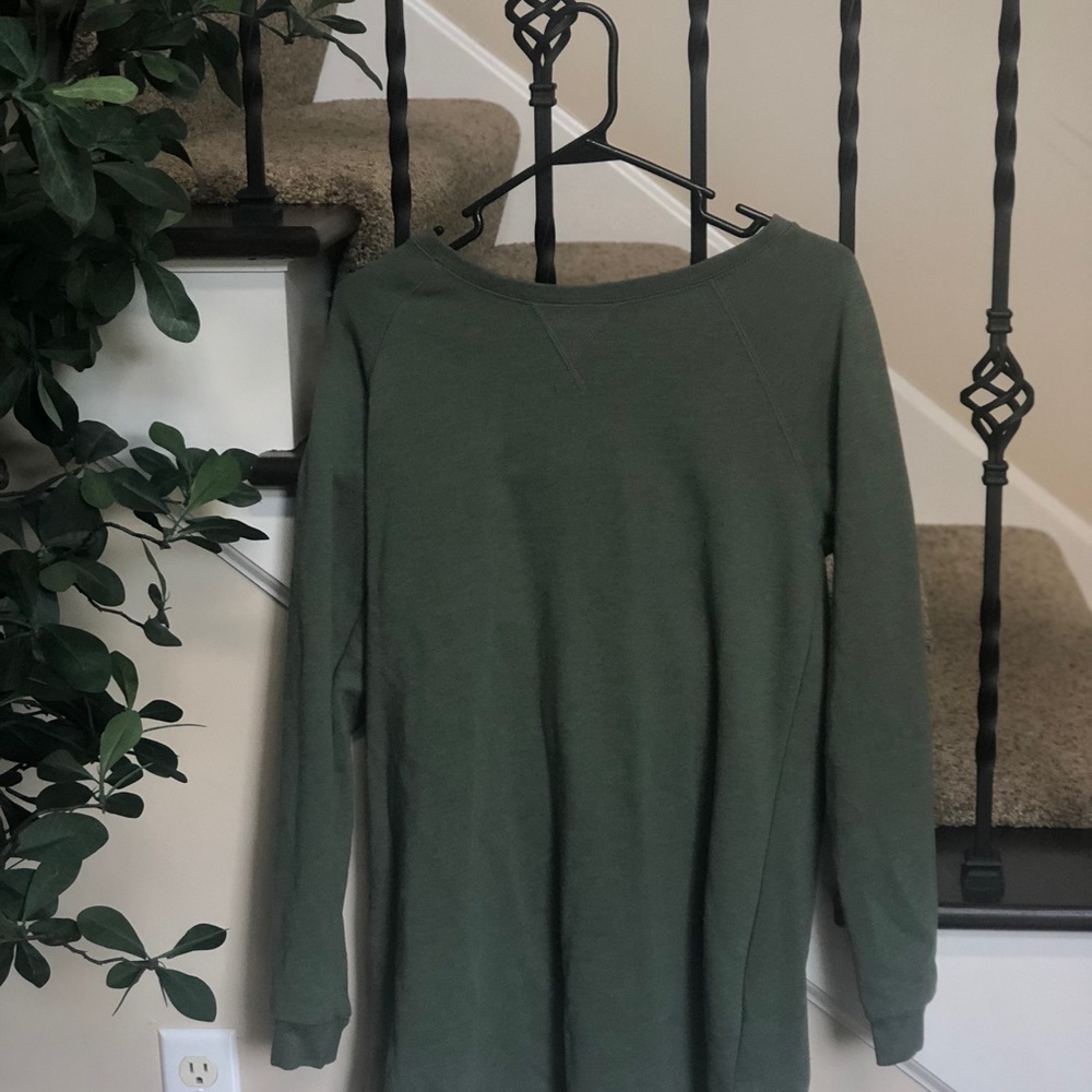 Long green dress/long sleeve T